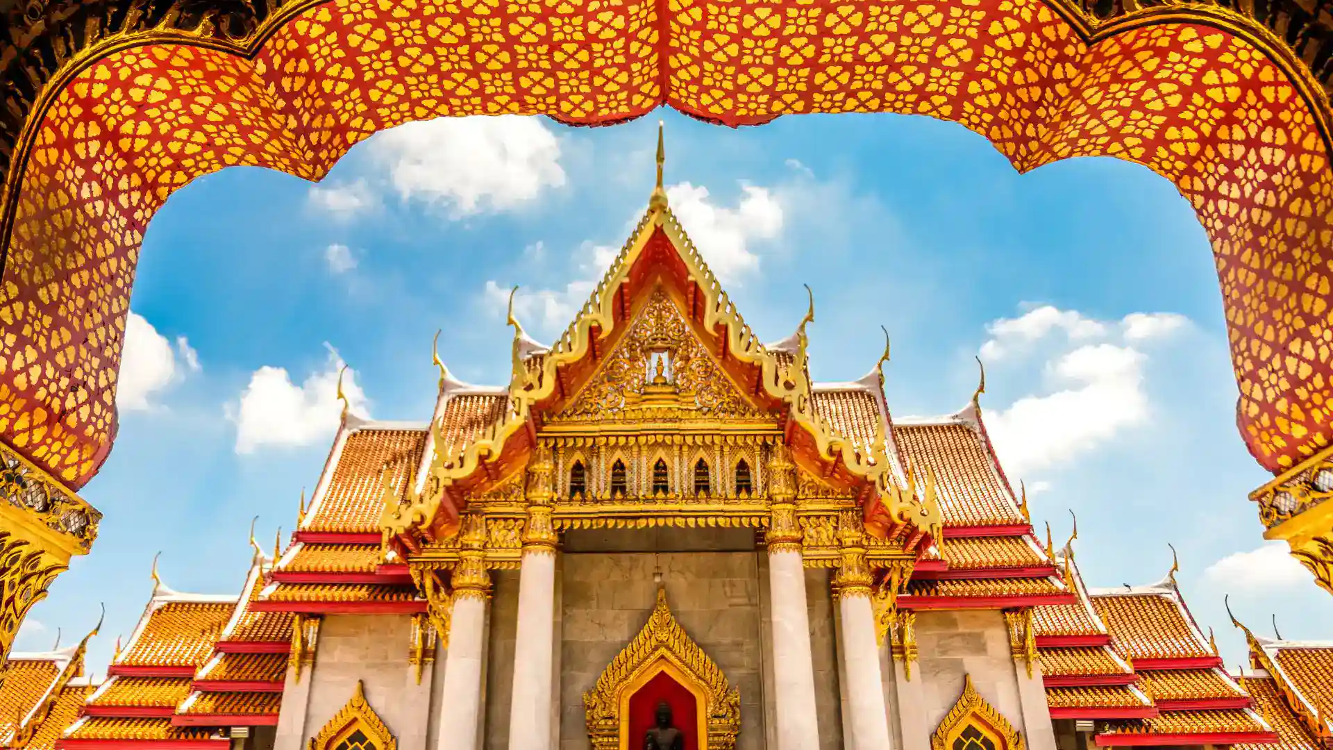 Discover Bangkok’s cultural landmarks with a luxury chauffeur Bangkok for seamless day trips.